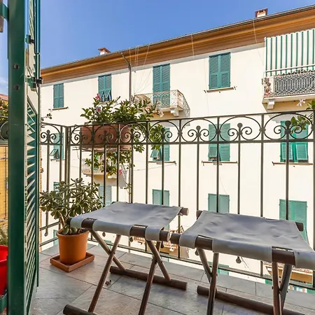 Apartment Flat With Balcony